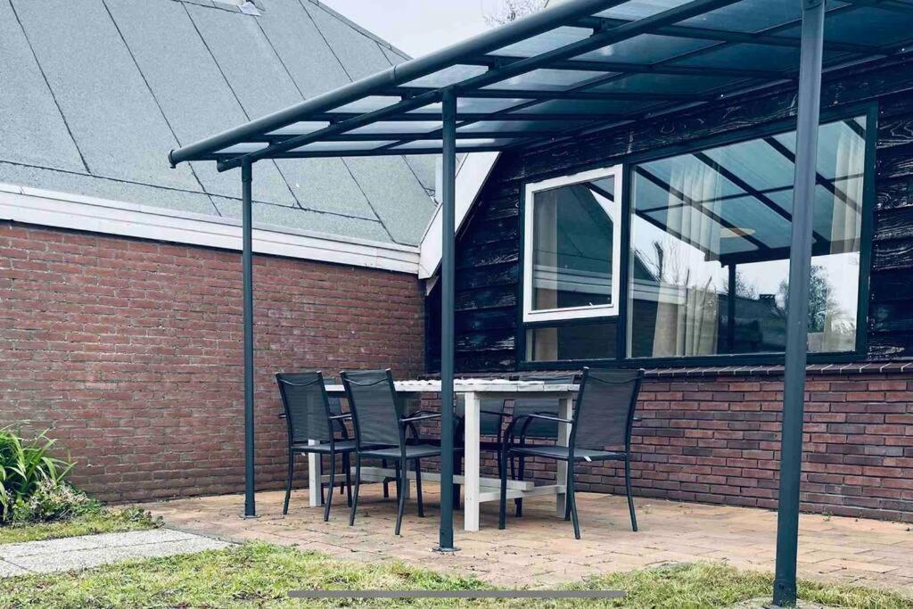 Leuke Bungalow In Noord-Holland Opmeer Kültér fotó